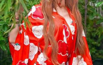 Feilin嗲囡囡 – 施忆佳KITTY的原图让我意识到，女神和宅男的距离就隔着一份披萨的热量啊！