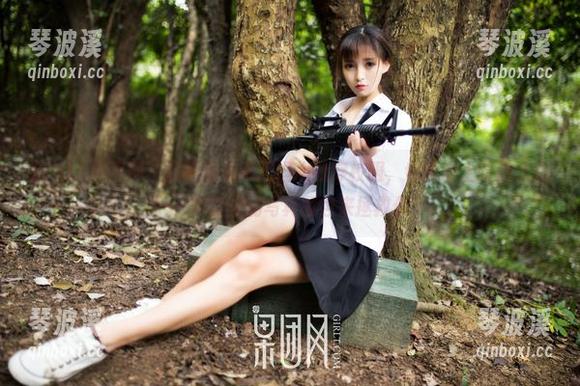 GIRLT果团网 - 妈妈再也不用担心我穿校服，也能走上时尚之路——黄歆苑的写真图包来拯救你！