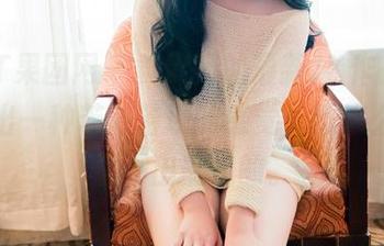 GIRLT果团网 – 黄歆苑的最新JK作品集，雕刻出一种若隐若现的感觉，乱这么看是看不出端倪的。