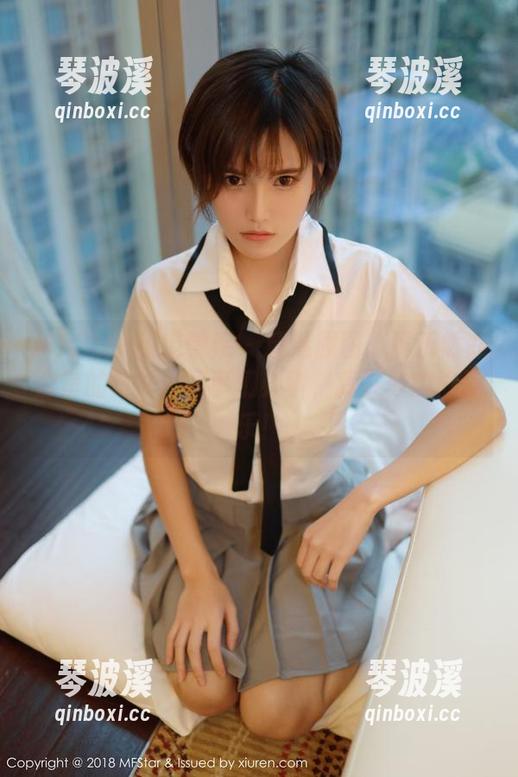 MFStar模范学院-黄乐然 MFStar模范学院 - 精选原图:黄乐然办公室的日常:同事们办事,我在旁边偷偷乐!