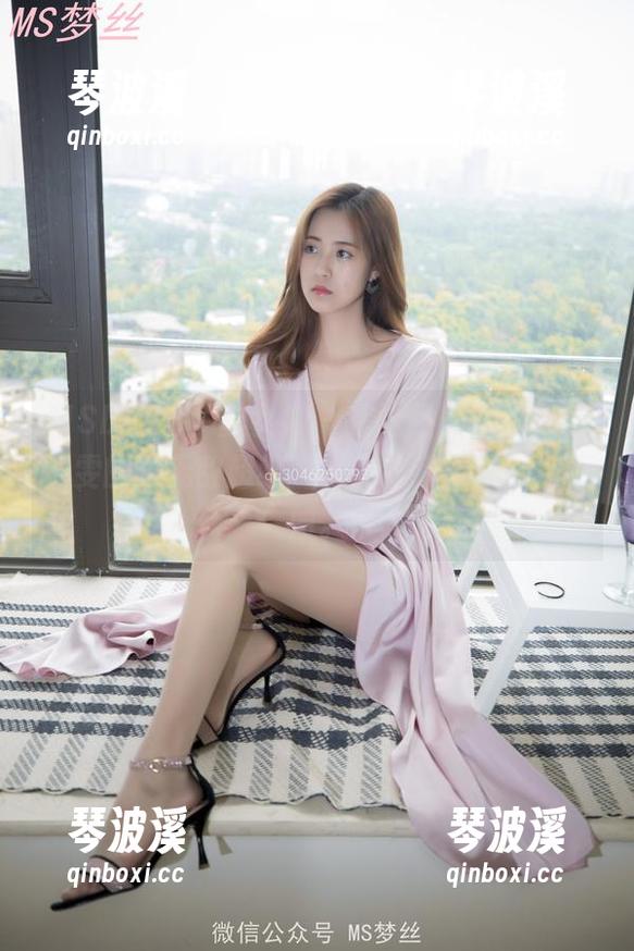 MSLASS梦丝女神 - 在这组美图里，张雯雯的“无敌超细腿”竟让我觉得自愧不如。