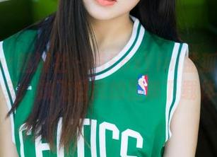 MiStar魅妍社 – 当FoxYini孟狐狸遇上办公室：放飞自我的图集下载体验！