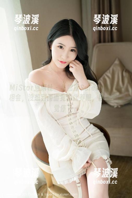 MiStar魅妍社 - 与娜露Selena的美腿相会，没想到画面竟如此养眼，目光不自觉停下…