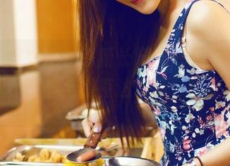 TGOD推女神 – 崭新长腿照片焦点，妮小妖来啦，优雅与腿直达天际，简单的陶醉。