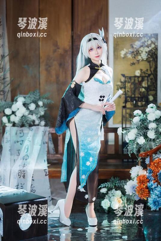 Tomoyo酱“埃姆登”，以定制写真点缀的双黑白夜之主，风格别致却不失优雅