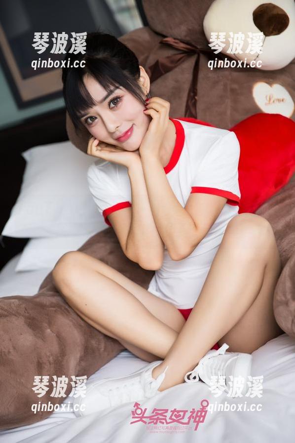 TouTiao头条女神-小热巴 TouTiao头条女神 - 小热巴的旅拍合集:风景真的不如她的脸来得好看