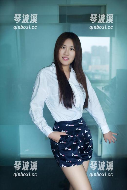 TuiGirl推女郎 - 夏婉婉的“女孩”精选，身姿摇曳之间，那点点弦外之音总觉得有点暖。