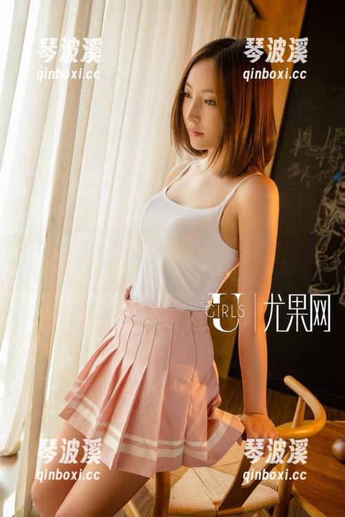 UGirls尤果网 - 私拍是一场不太正经的和服专家秀——刘嘉琦cherry不做乖乖女