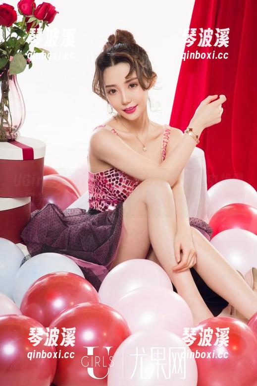 UGirls尤果网-司徒林 UGirls尤果网 - 司徒林总能在黑色中找到闪光点,这波美图果然让人想停下来。