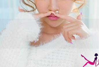 UGirls尤果网 – 高清图集中的张小西Ann，白衬衫的不寻常之路是？