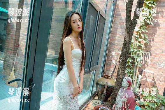 UGirls尤果网 - 李思宁的职业装，原图看了就想换工作！照片里的那份干练，真让人心痒痒。