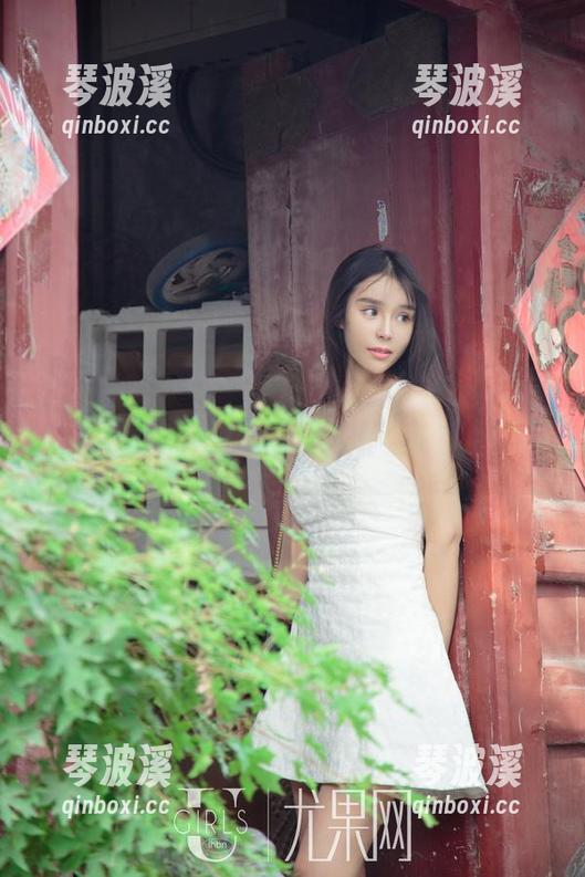 UGirls尤果网-郭婉祈 UGirls尤果网 - 把郭婉祈的清纯图包放桌上,我的办公效率就提高了高三分之一!