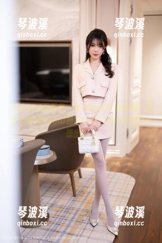XIAOYU语画界 - 说好的夏日清新呢？看看王馨瑶yanni图库精选，估计热得你不想出门。