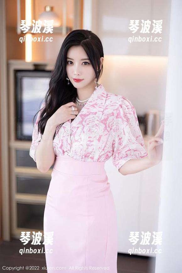 Xiuren秀人网 - 想过sophie余冰穿水手服在海上遨游的感觉吗？好像把资源都浪费了