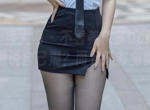 Xiuren秀人网 – 不看养乐多Doll的甜心写真还敢说自己潮？而且还有免费福利哦。