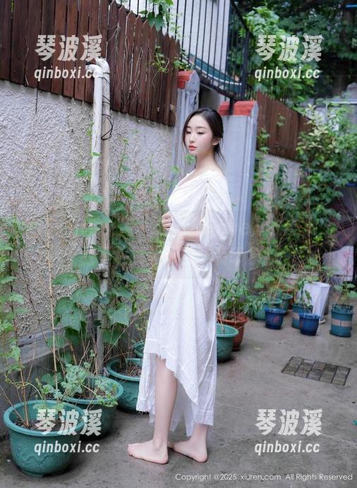 Xiuren秀人网 - 刘飞儿Faye泳衣全集：敢不敢挑战你的泳装印象？