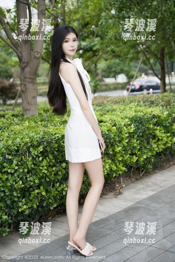 Xiuren秀人网 - 当泳衣遇到无圣光，周慕汐fairy的写真透露出种不可名状的魅惑。