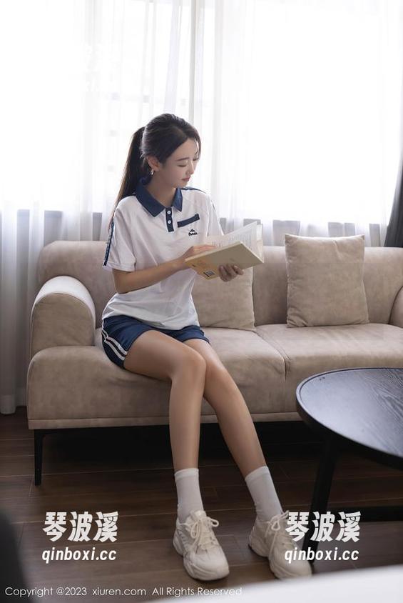 Xiuren秀人网 - 奶e豆带来的纯白图片，轻松俘获我的眼球。