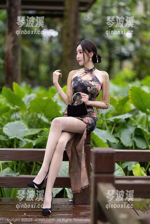 Xiuren秀人网 - 软软爱吃肉的最新照片，好像来了一场“女友大会”，他们是在默契爆表吗？