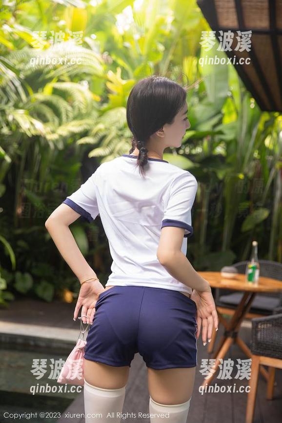 Xiuren秀人网 - “颜浅浅Cindy”的原图浴室写真，光影交织下的每一秒，竟有着不一样的迷离。