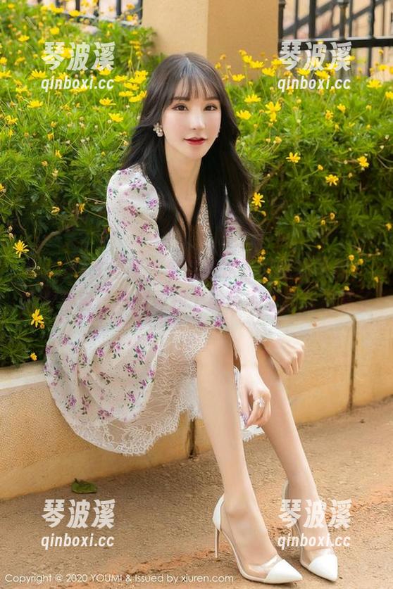 YouMi尤蜜荟-黄乐然 YouMi尤蜜荟 - 看过黄乐然的最新写真,我觉得自己可能要找个粉色墙壁作为背景了。