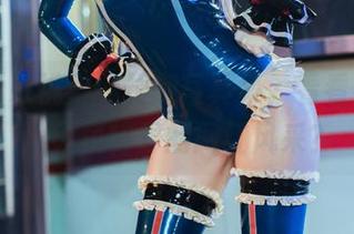 izumi泉桃子的长腿写真集，看看有没有误入模特界的网红风采？