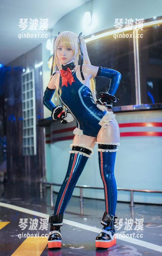 izumi泉桃子的长腿写真集，看看有没有误入模特界的网红风采？