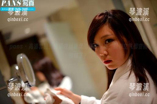 pans - 高清套图：夏涵在丝袜里的任性撩动，疑似空气都变得暧昧了？