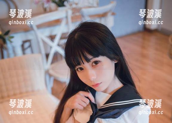usejan蓝蓝的白色连帽衫大图包，来吧，免费的哦！