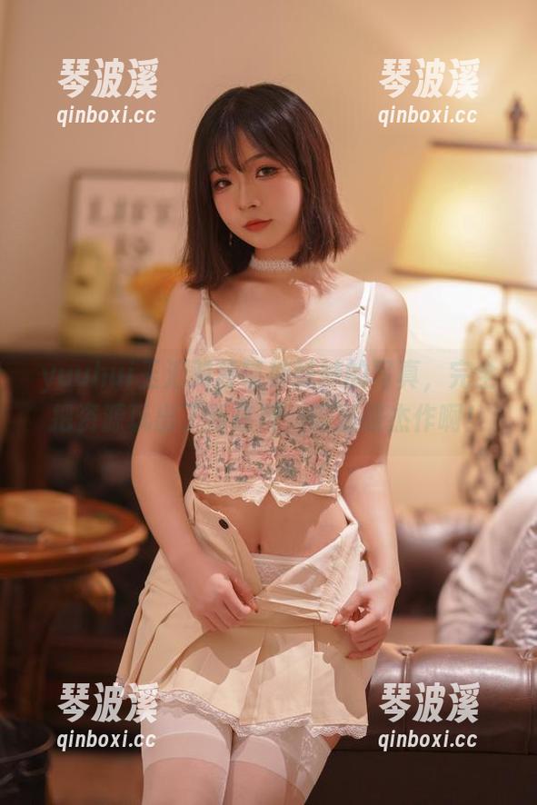 yuuhui玉汇 yuuhui玉汇对背带裤妹妹的写真,完全把资源玩出了新高度,简直是杰作啊!