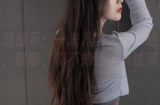 制服下的暗示：一米八的大梨子的无圣光写真，哎呀，真不知道该不该深究。