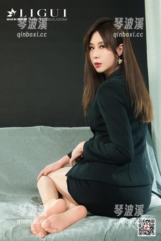 丽柜 - 图册里的文欣：校服版的青春记忆，哈哈这也太可爱了吧！