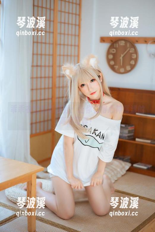 乖乖衣宝的制服秀：让你看得心神荡漾的高清写真！