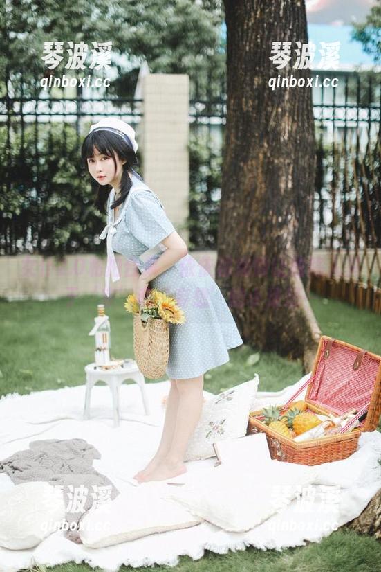 女仆2.0私拍合集，依依超级懒让我陷入关于‘家’和‘妄想’的小迷思…