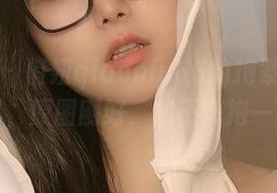 微密圈 – 俏妞qiaoniu66的抱紧大熊系列写真，原图刚好，想不想抱一下呢？