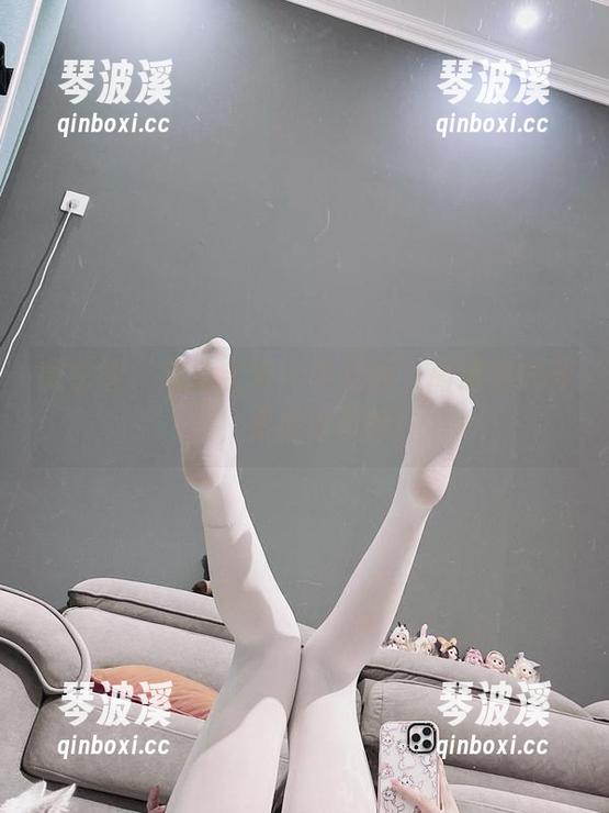 微密圈 - 跟兔宝妮to学游泳，高清模式开启，资源没带够！