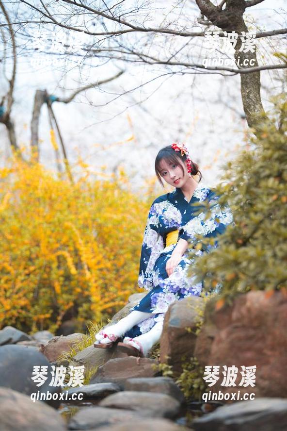 啧啧，冬马路纱的兔女郎风格，毫无疑问，这套图的资源撑得起它的名气。