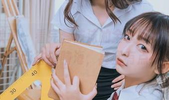 喵糖映画 – 看完蠢沫沫的全套写真，油亮的回忆不断钻进脑海，甚至有点小困惑。