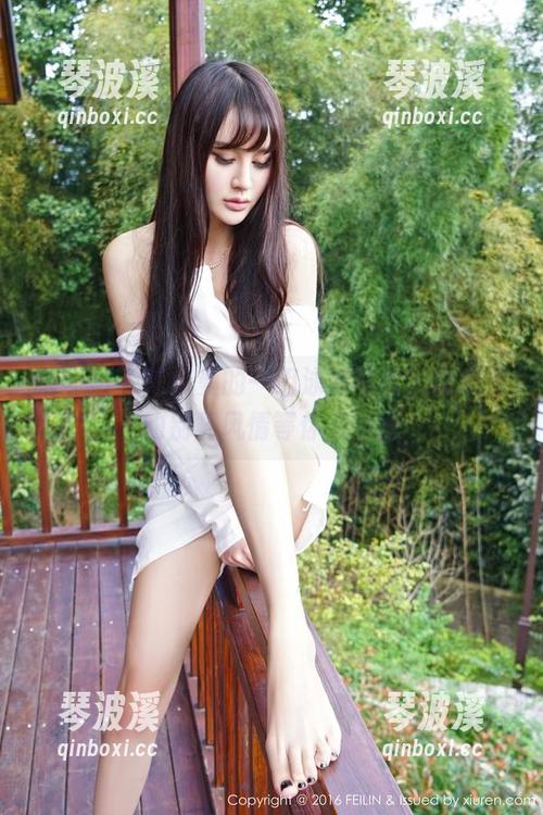 嗲囡囡 - 陈怡曼的一组泳装写真，图集里的别样风情等你来发掘