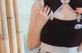 吉他妹妹2.0：夏夏子又双叒叕用COS打破常规，难以定义的一场写真狂欢