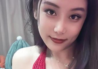 微密圈 – 这年头，能把睡衣穿出天际的也就奶雯了，美图让人啧啧称奇。
