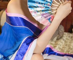 尤果网 – 今天的更新：周妍希教你如何在瑜伽垫上优雅……摔倒！