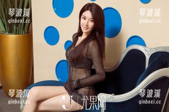 尤果网 - 不再是“空姐”那种老套的形象，李思宁的写真打破了我的常规认知。