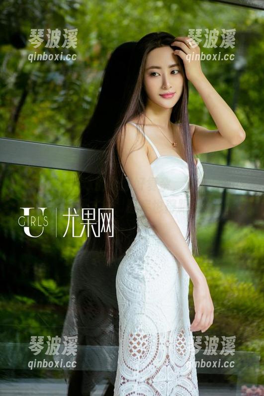 尤果网 - 球球的礼服好复杂，分享就应该多一点图才行，图库也得跟上呀！