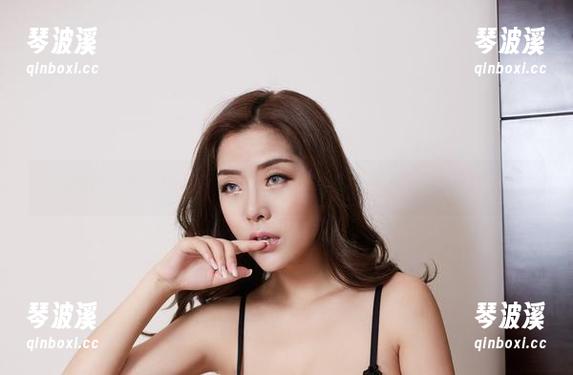 尤物馆 - 有了悦儿Yuky的自拍，图包也换了“开心模式”！