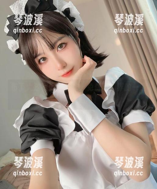 布丁大法和她的网袜：免费写真界的一股清流，哈哈！