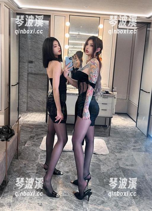 希希Gina 微密圈 - 不用花钱,希希Gina的皮衣合集就能让你炸裂(的眼球)!