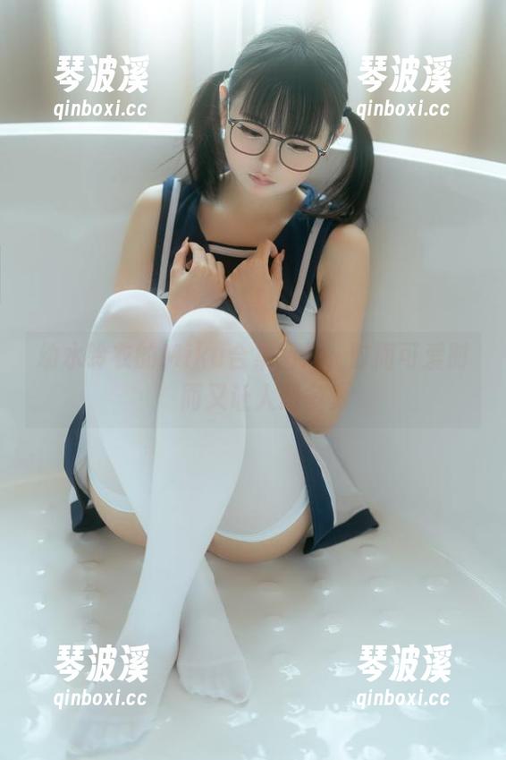 幼水铃衣的Miku合集图片，时而可爱时而又让人想多