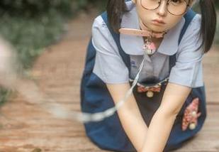 高清图库里默默等待，幼水铃衣的学妹养眼了！