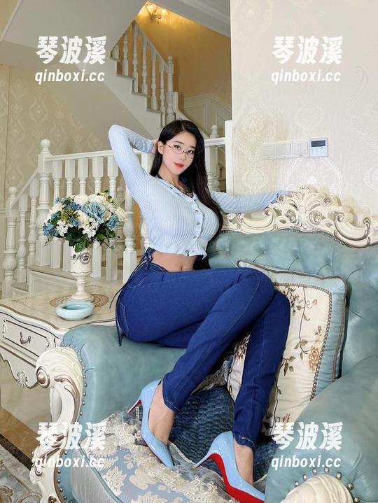 张老师 微密圈 - 张老师的在线图集:双倍快乐,要不然就要好好想!